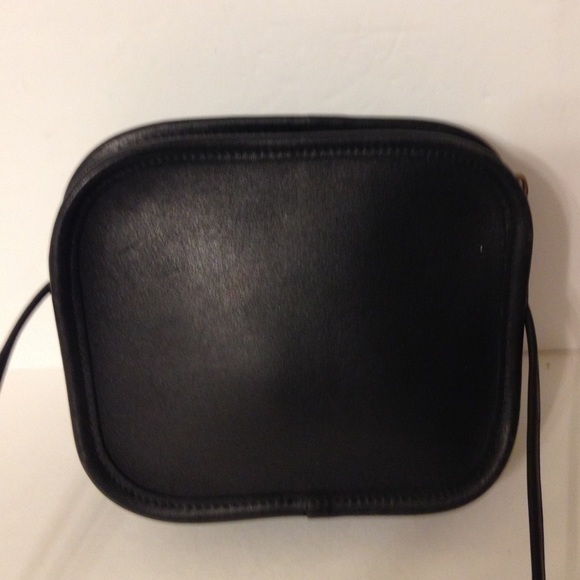 👛 COACH 👛 black leather vintage crossbody bag
